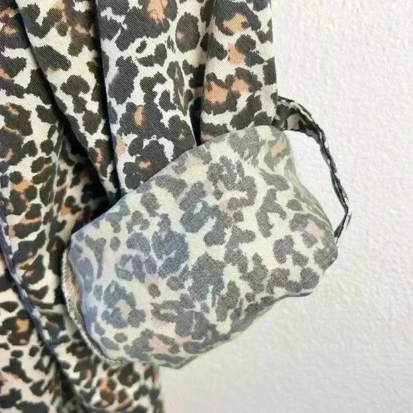 Calvin Klein Jeans | Women's Animal Print Button Down Shirt | Size Large - Picture 8 of 15